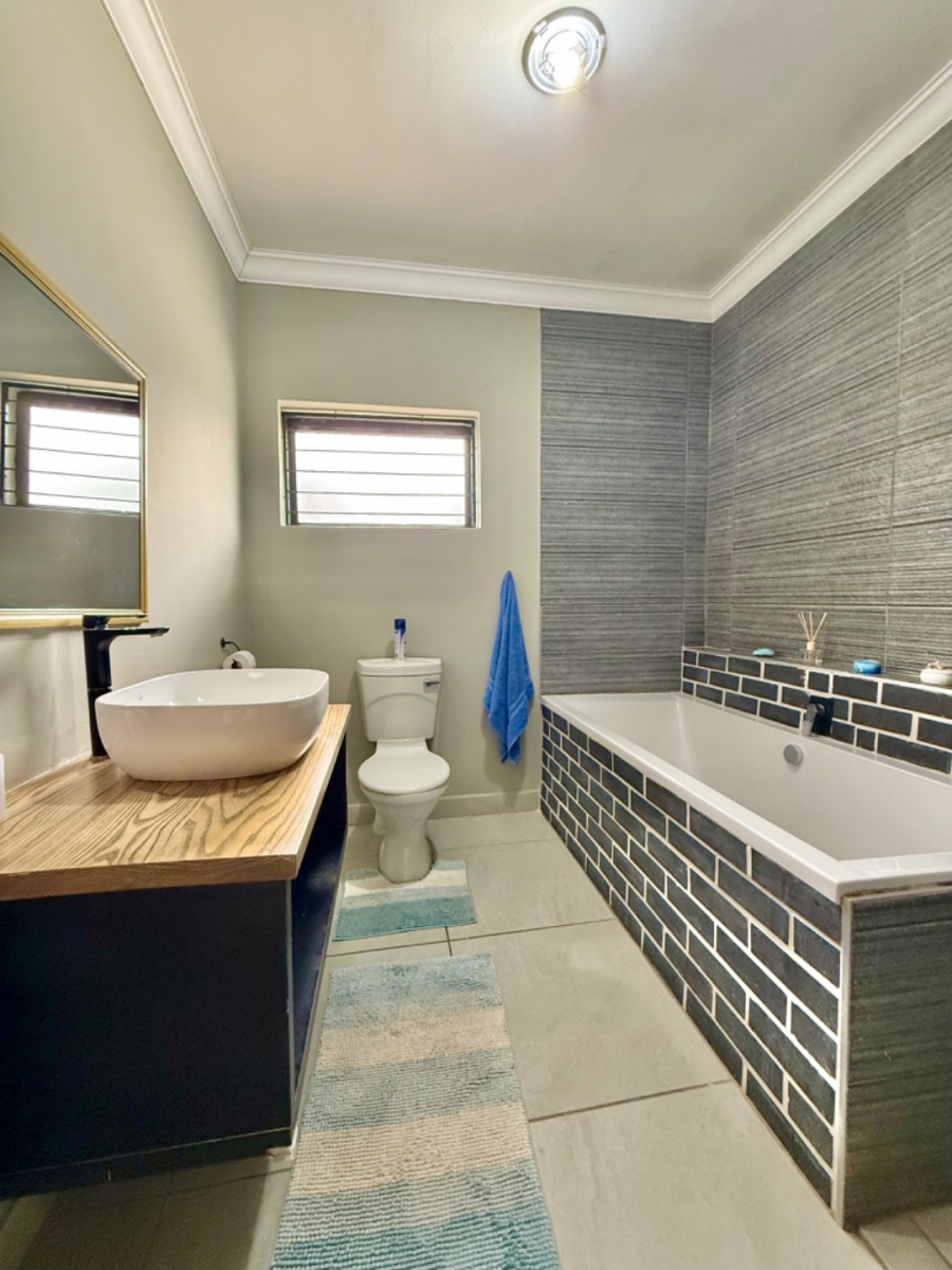 4 Bedroom Property for Sale in Fernglen Eastern Cape